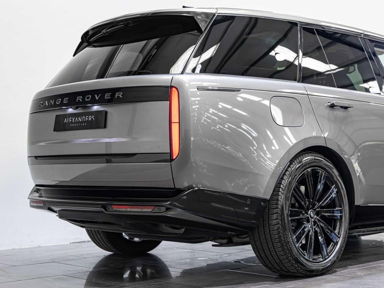 2024 Land Rover Range Rover 3.0 P550e 38.2kWh Autobiography Auto 4WD Euro 6 (s/s) 5dr ESTATE Petr...