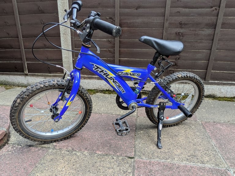 Kids Bike age 3 to 6, 15 inch wheels, 2 hi-vis vests and helmet, wide tyres, prop stand 