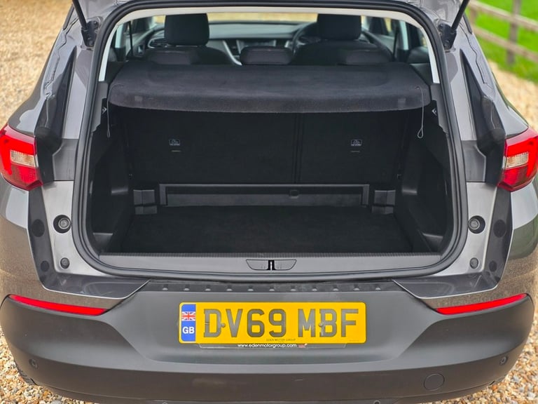 Vauxhall Grandland X SE