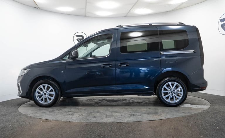 2022 72 FORD TOURNEO CONNECT 2.0 ECOBLUE TITANIUM MPV 5DR DIESEL DCT EURO 6 (S/S