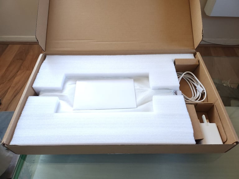 ❤️ Samsung Galaxy Book LTE SIM 15.6" FHD i5-1135G7 8GB RAM 256GB SDD Laptop Boxed PRISTINE