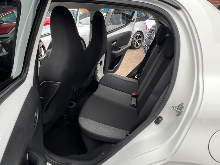2015 Citroen C1 1.2 PureTech Flair Hatchback 5dr Petrol Manual Euro 5 (Euro 5) (82 ps) HATCHBACK ...
