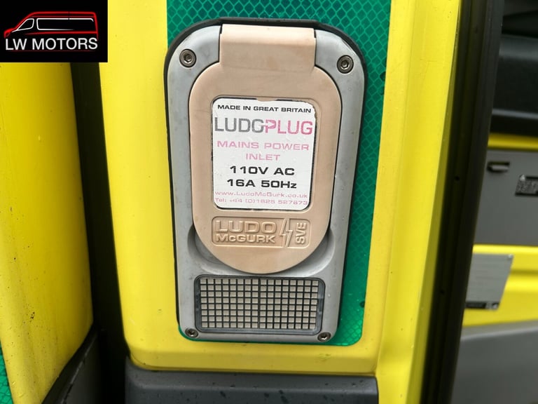 MERCEDES BENZ SPRINTER 519 CDI DIRECT EX AMBULANCE SERIVICS 2017 17 REG EURO 6