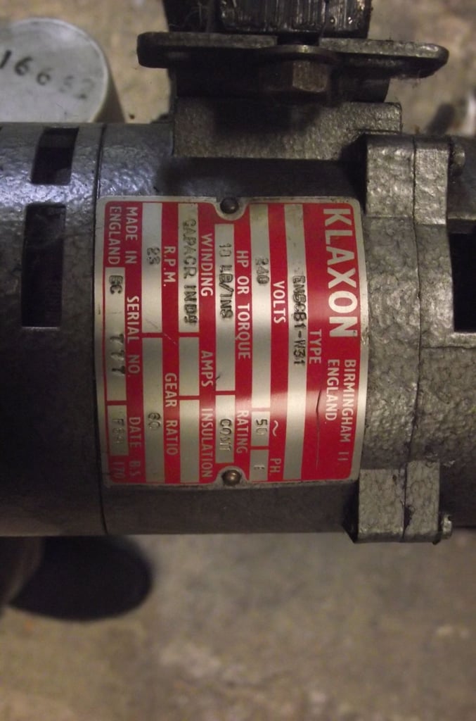 Large rotating shop display