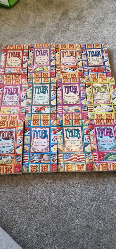 12 x Romance Novels (Books)