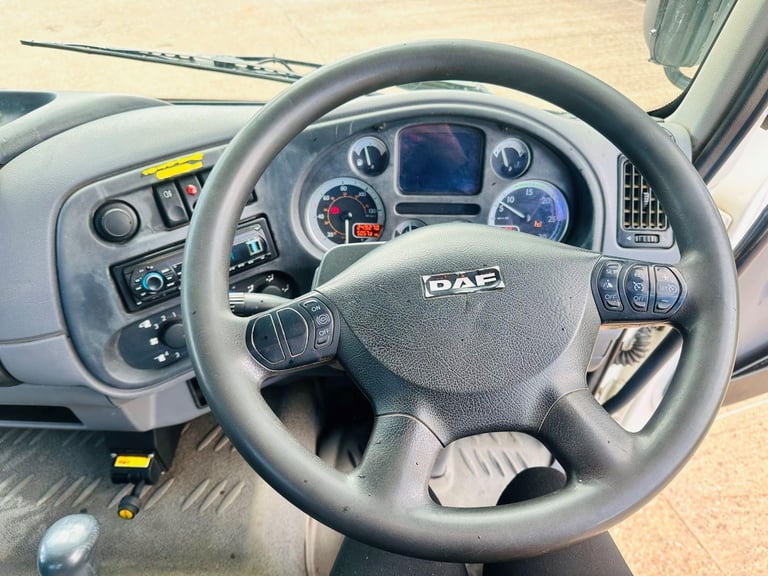 DAF LF 55 220 2008 (58) 18 TON TIPPER GRAB, HIAB 099 CRANE