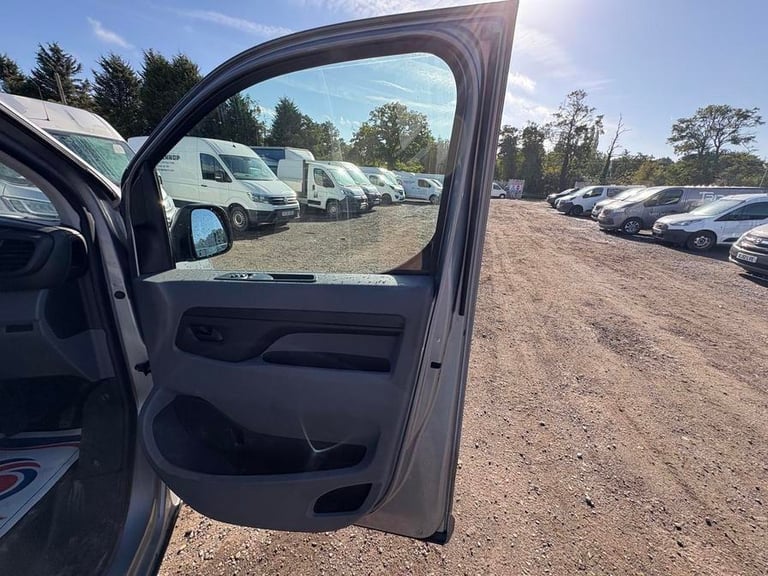 2021 Vauxhall Vivaro 2700 1.5d 100PS Sportive H1 Van PANEL VAN DIESEL Manual