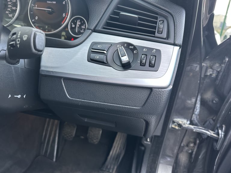 BMW 5 SERIES 2.0 520d M Sport Saloon 2011