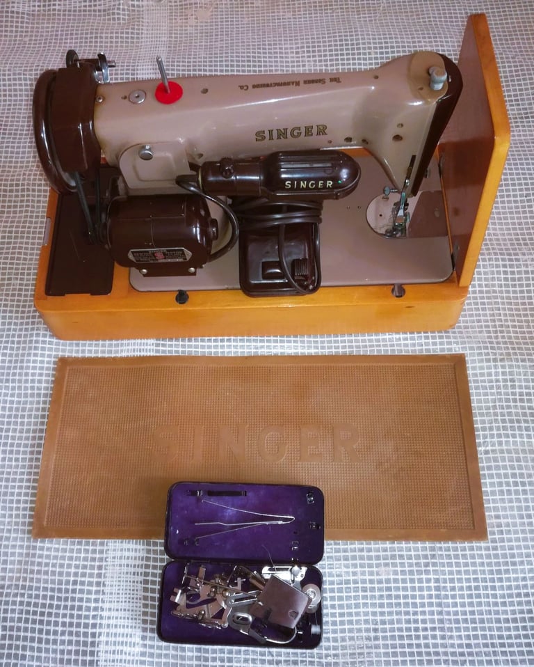 1950 Singer Sewing Machine 201K Case Box Peddle Mat Bobbins Accessories Feet All Sewing Parts Incl