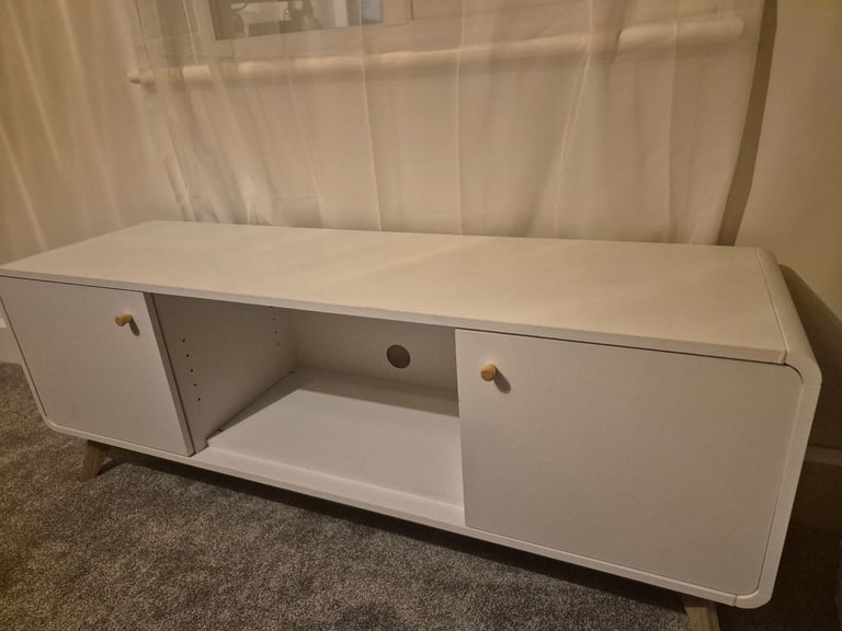 White TV cabinet
