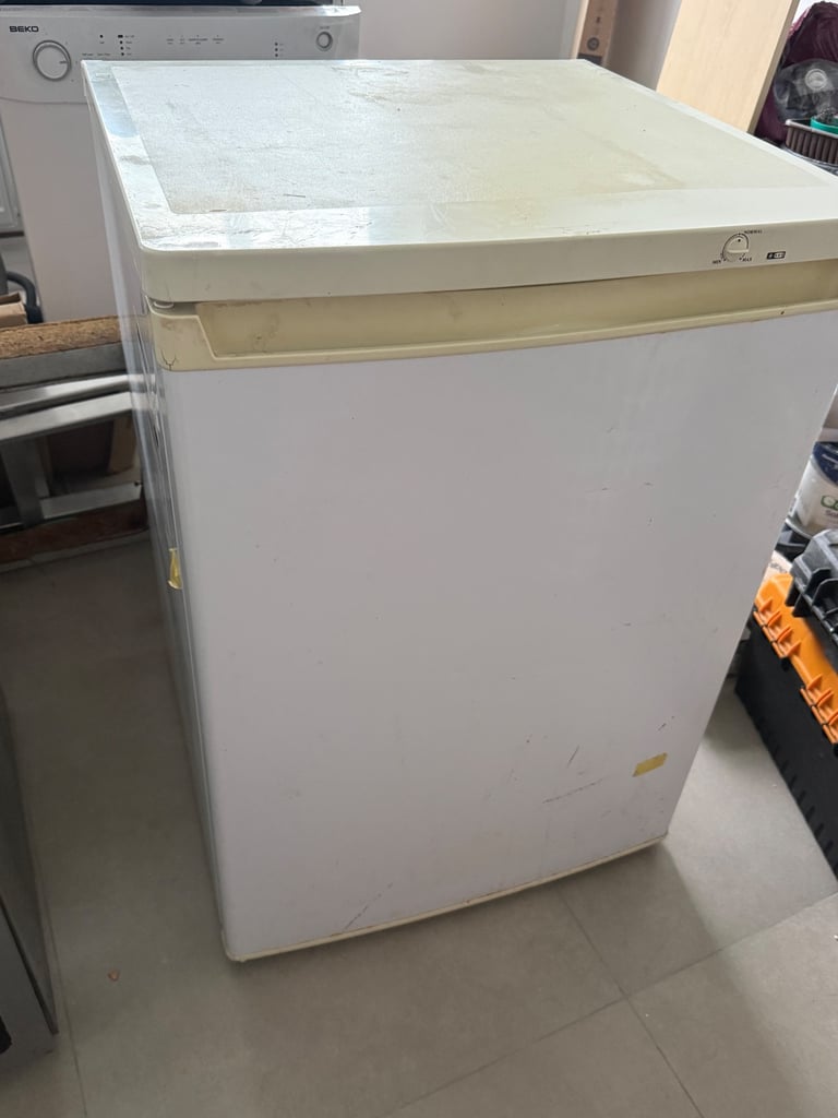 Bush under counter freezer 