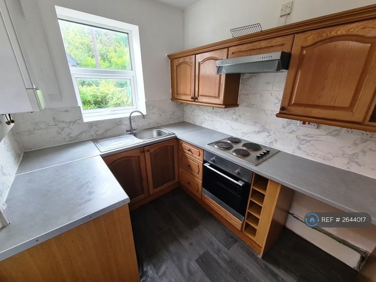 2 bedroom house in Rochdale Road, Royton, Oldham, OL2 (2 bed) (#2644017)