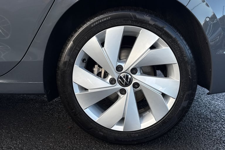 2025 Volkswagen Golf 1.5 eTSI 150 Match 5dr DSG Hatchback PETROL Automatic