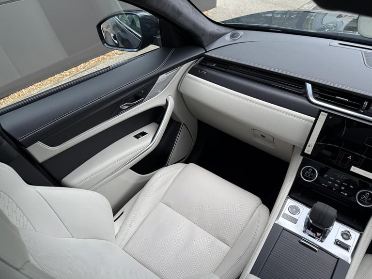 2023 Jaguar F-Pace 2.0 D200 R-Dynamic HSE Black 5dr Auto AWD ESTATE DIESEL Automatic