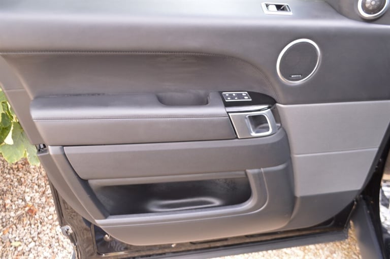 2022 Land Rover Range Rover Sport 3.0 D300 MHEV HSE Dynamic Black SUV 5dr Diesel Auto 4WD Euro 6 ...