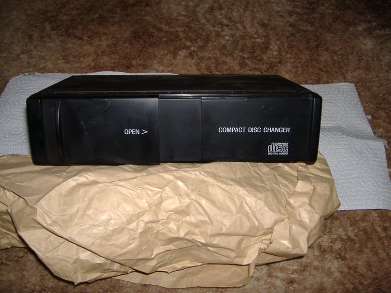 FORD MUILY CD CHANGER FROM 90S