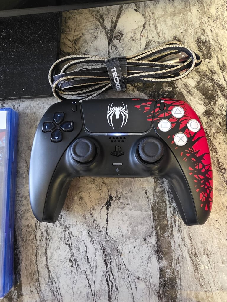 PlayStation 5 Console - Marvels Spider-Man 2 Limited Edition