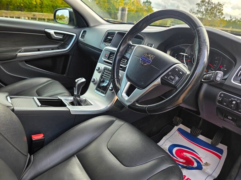 Volvo V60 D4 CROSS COUNTRY SE NAV