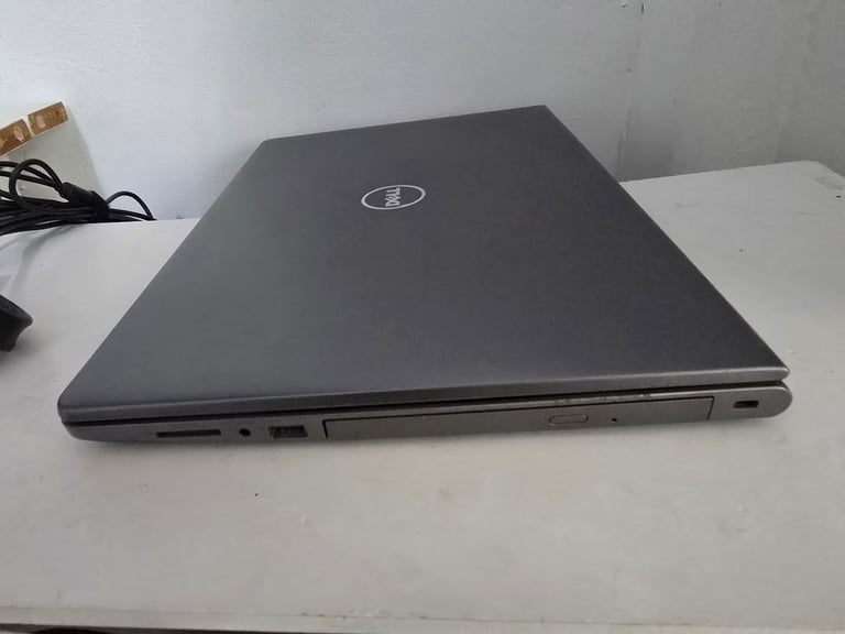 Fast Dell Vostro Laptop 15.6" display 8GB DDR4 RAM 128GB SSD Win 11 Pro