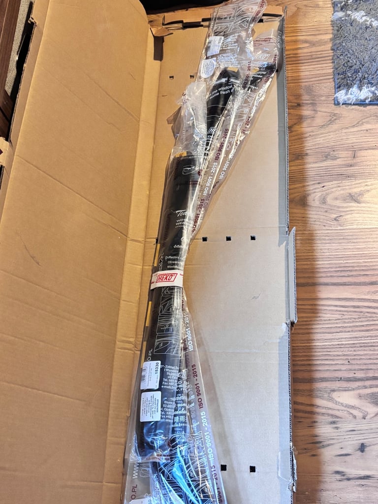 image for HEKO Wind Deflectors Ford Focus MK4 