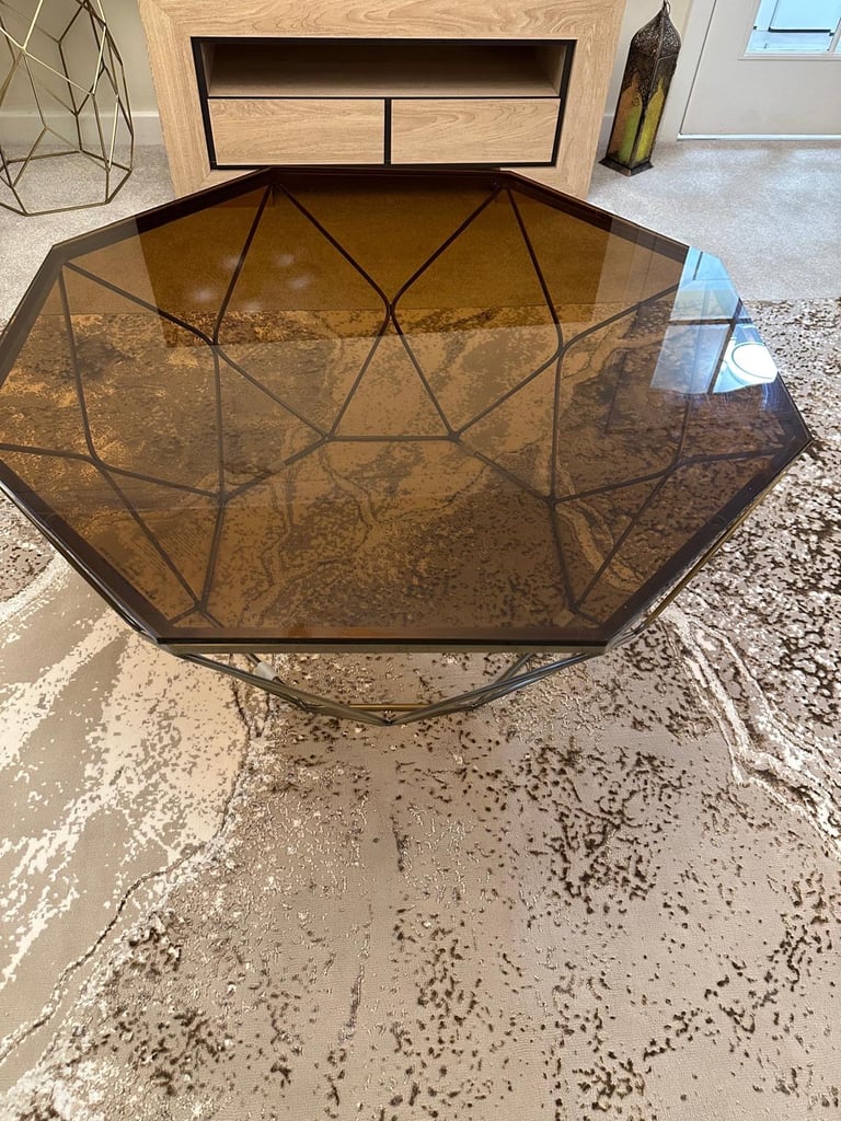 Glass coffee table 