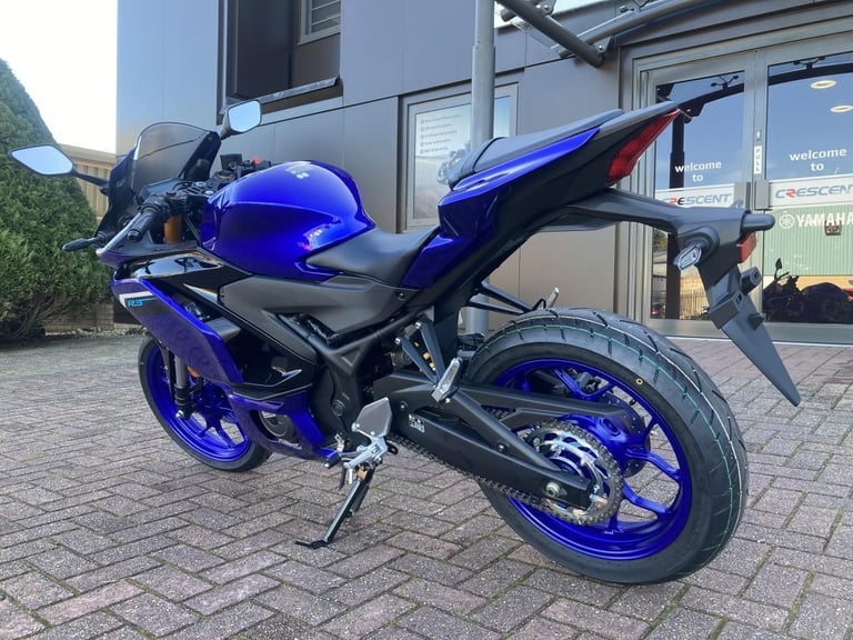 YAMAHA YZF-R3 2025 - ICON BLUE - BRAND NEW - IN STOCK - SAVE 300!