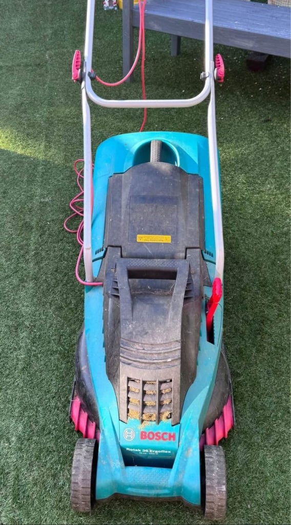BOSCH Rotak 36 Ergoflex Electric Lawn Mower 36cm Cut Width with Collection Box