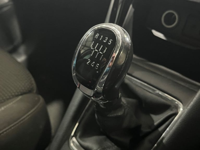 2014 Vauxhall Zafira Tourer 2.0 CDTi SRi MPV 5dr Diesel Manual Euro 5 (130 ps) MPV Diesel Manual