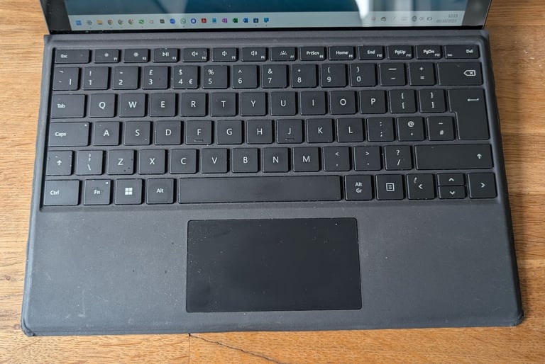 Microsoft Surface Pro 7 Plus - laptop / tablet, 8Gb 256Gb i5-1135g7 - with PSU and keyboard, VGC 