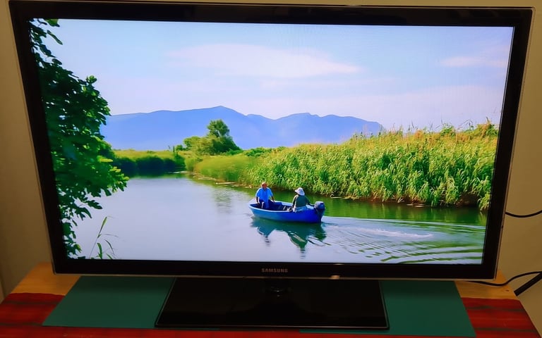 image for NO LICENCE TV! - Super Slim 40 inch - DIRECT LED - Full HD - 4 x HDMI - USB - Superb Picture & Sound