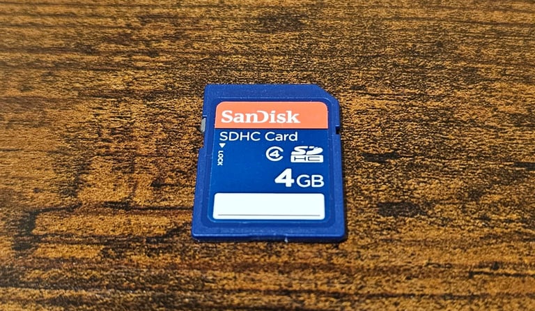 Sony Alpha 58 digital camera with 4GB SD card + 35-700mm zoom lens