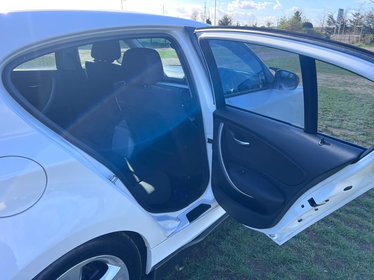 2010 BMW 1 Series 2.0 116i Sport Hatchback 5dr Petrol Steptronic Euro 5 (122 ps)