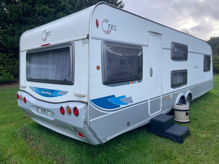 Tec Travel King Luxury Spec / Hobby / LMC 7 Berth Caravan, 2008 Fixed Bed & Fixed Bunk Beds