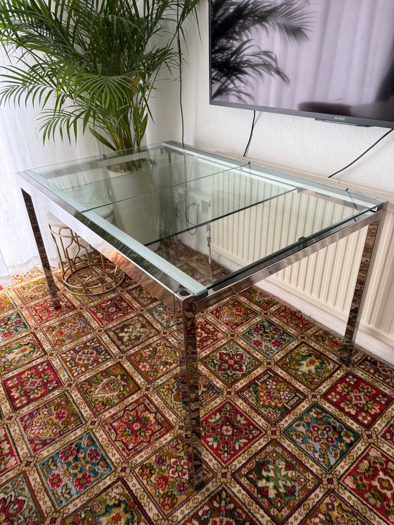 IKEA Glass extendable dining table 