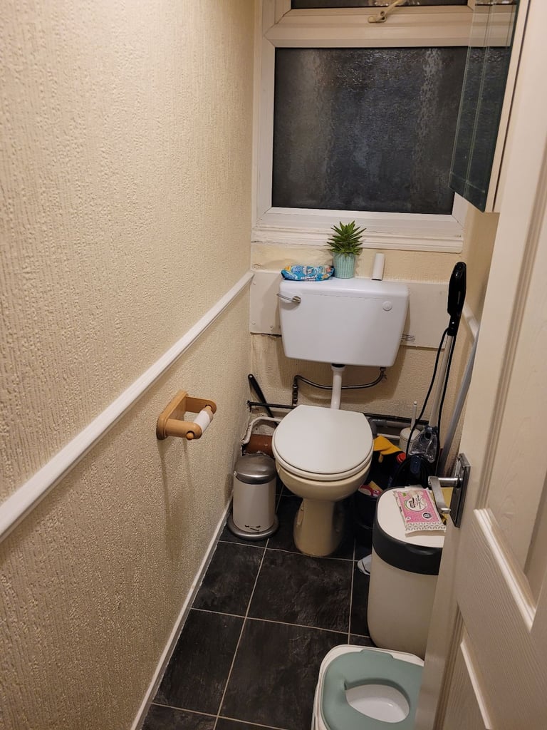 Large one bedroom flat  to  let 