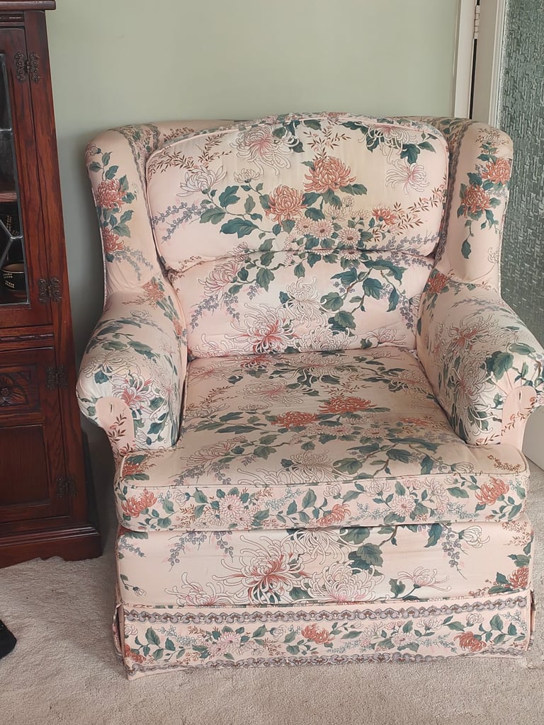 Sofa and armchairs 