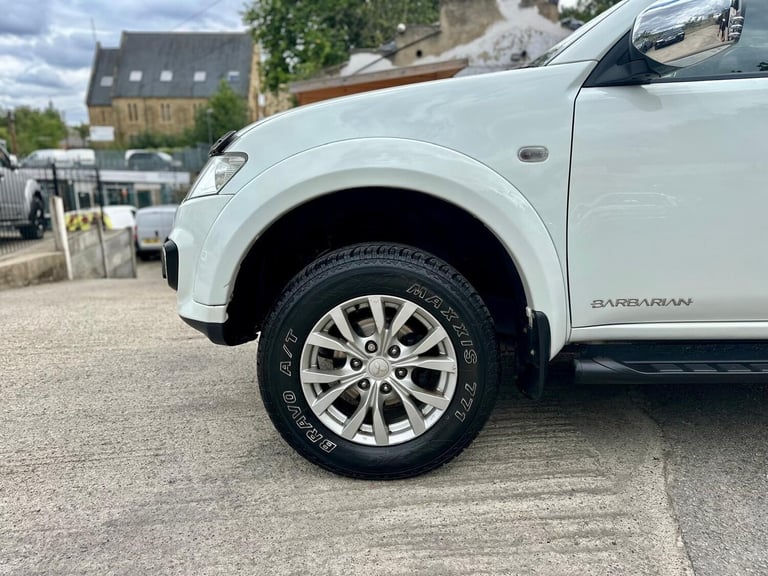 2015 Mitsubishi L200 Double Cab DI-D Barbarian 4WD Auto 176Bhp PICK UP Diesel Automatic