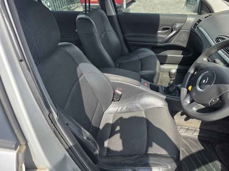 2005 Renault Laguna 1.9 dCi 120 Dynamique 5dr HATCHBACK Diesel Manual