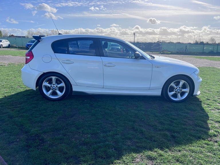 2010 BMW 1 Series 2.0 116i Sport Hatchback 5dr Petrol Steptronic Euro 5 (122 ps)