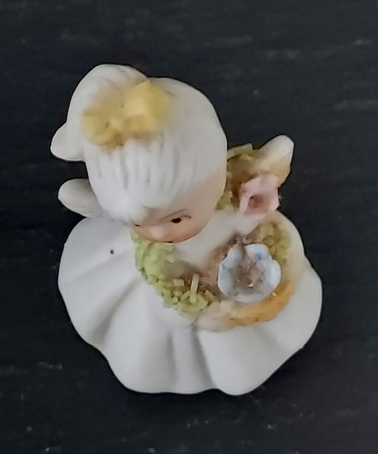Bond Ware Bone China Miniature Figurine 4.5 cm Tall