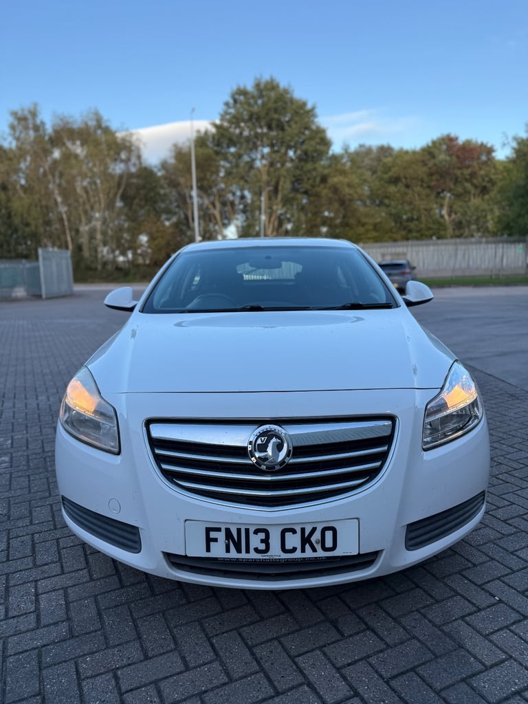 Vauxhall, INSIGNIA, Hatchback, 2013, Manual, 1956 (cc), 5 doors