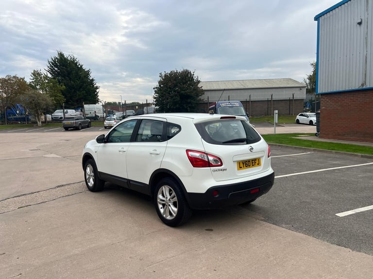 Nissan Qashqai 1.6 Acenta 2WD Euro 5 (s/s) 5dr Petrol Manual - Image 10