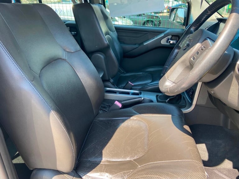 2007 Nissan Navara Double Cab Pick Up Aventura 2.5dCi 4WD PICK UP DIESEL Manual