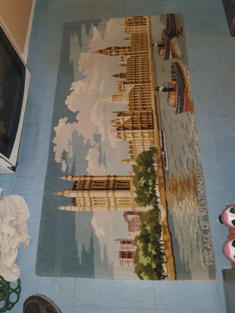 6ft Houses Of Parliament Wool Rug , Good Condition, Hardly Used, Clean, Very Collectable