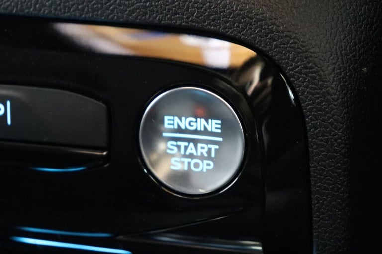 2024 Ford Kuga 2.5 Duratec 14.4kWh ST-Line X 5dr CVT (PAN ROOF) Automatic