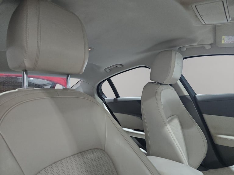 2017 Jaguar XE 2.0i Portfolio Auto Euro 6 (s/s) 4dr SALOON Petrol Automatic