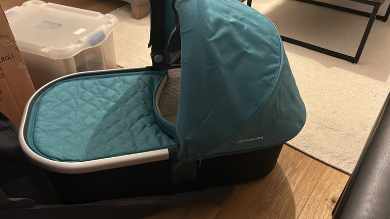 UPPABABY vista carry cot