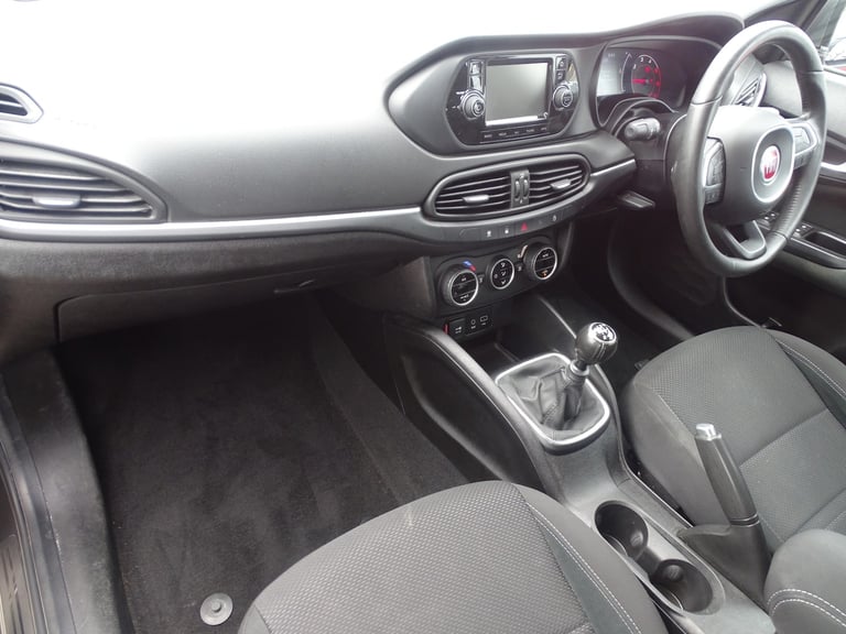 FIAT TIPO 1.6 Tipo Station Wagon 1.6 Multijet 120hp Lounge Grey Manual Diesel 20