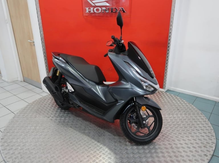 Brand new 2025 Honda PCX125 DX
