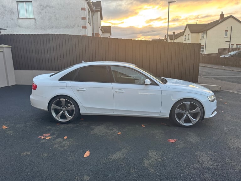 Audi, A4, Saloon, 2014, Manual, 1968 (cc), 4 doors